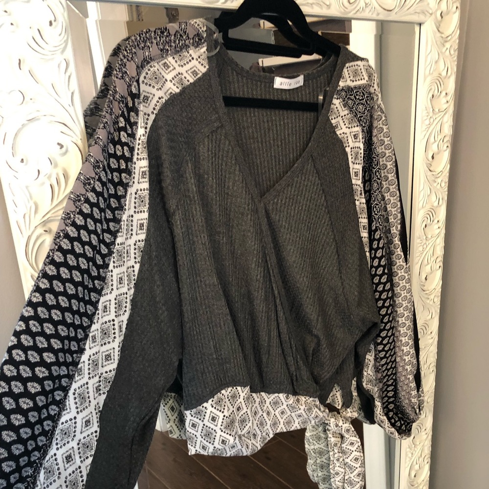 Grey and paisley waffle knit tee